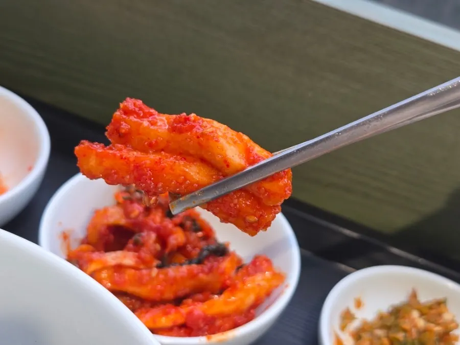 Side dishes with the gomtang set