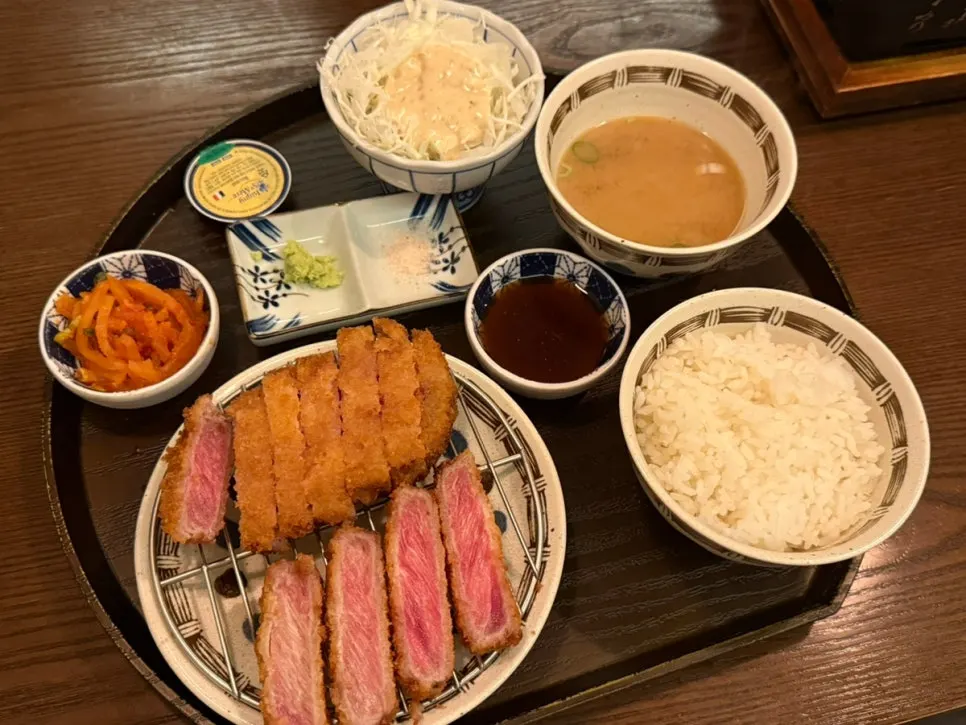 규엔당 채끝 규카츠 한상 차림