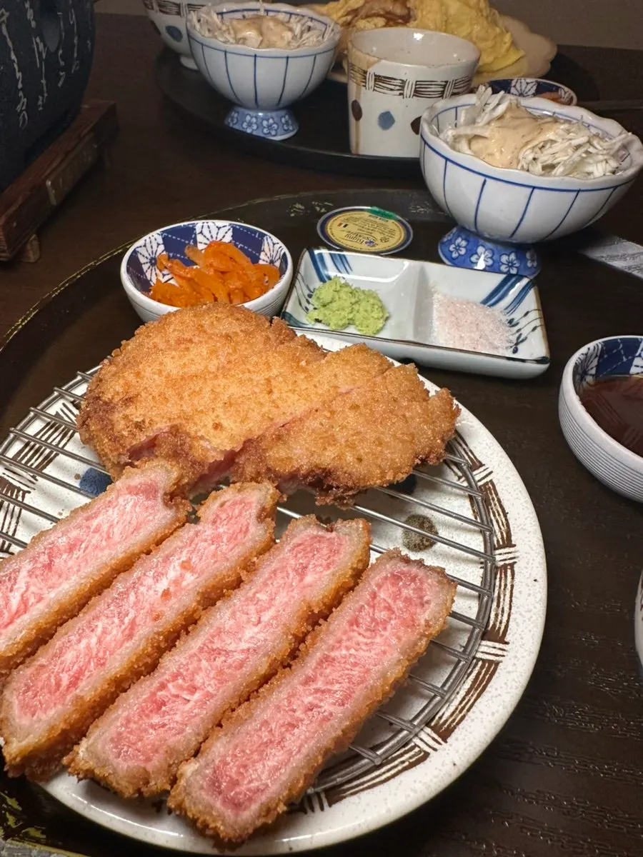 Table brazier and preparation for grilling beef katsu