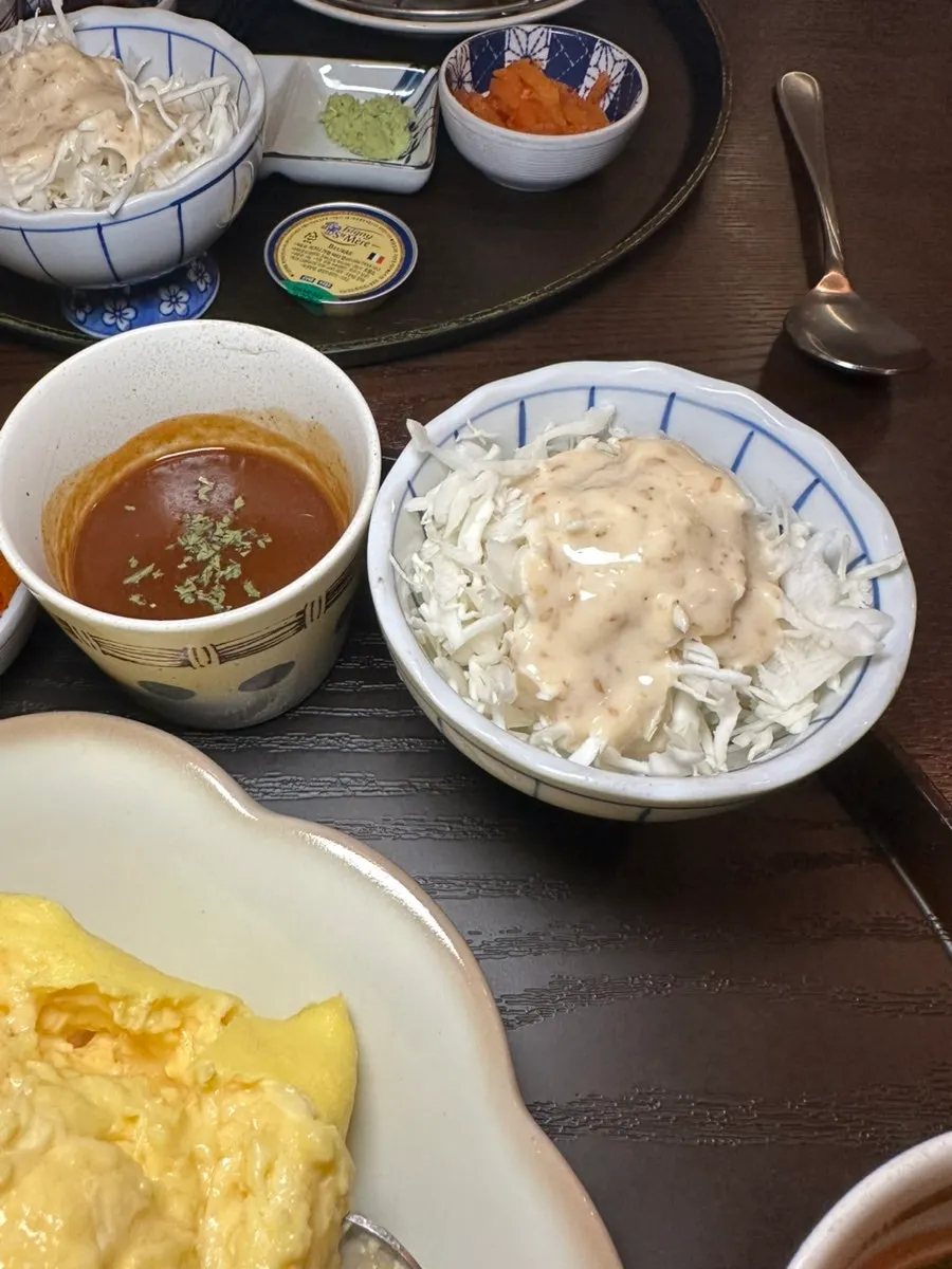 Beef katsu and omurice meal setting