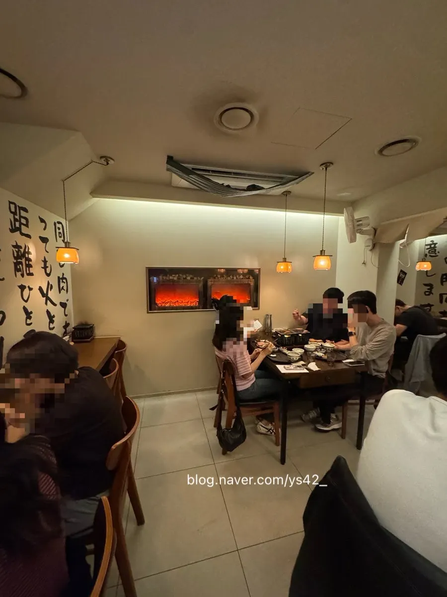 규엔당 2층 매장 내부 전경