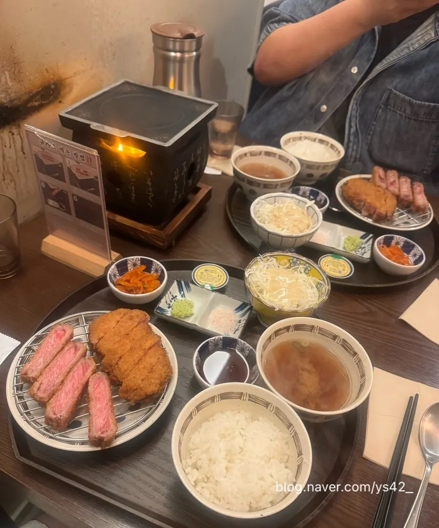 겉바속촉 단면이 보이는 채끝규카츠