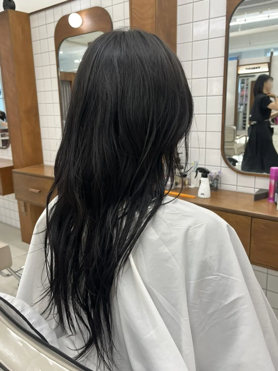 Side styling showing how the layers fall