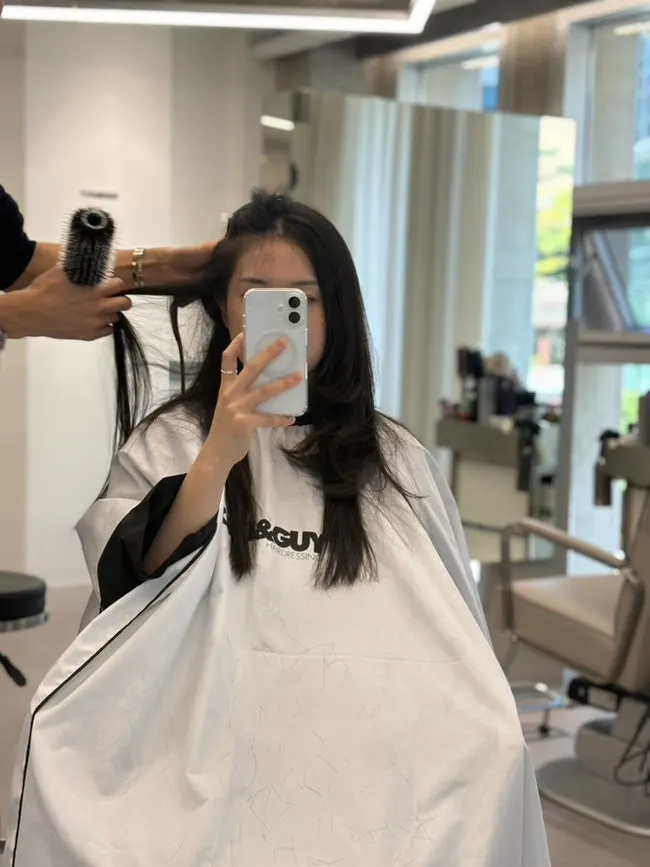 Layering the cut to match the face shape