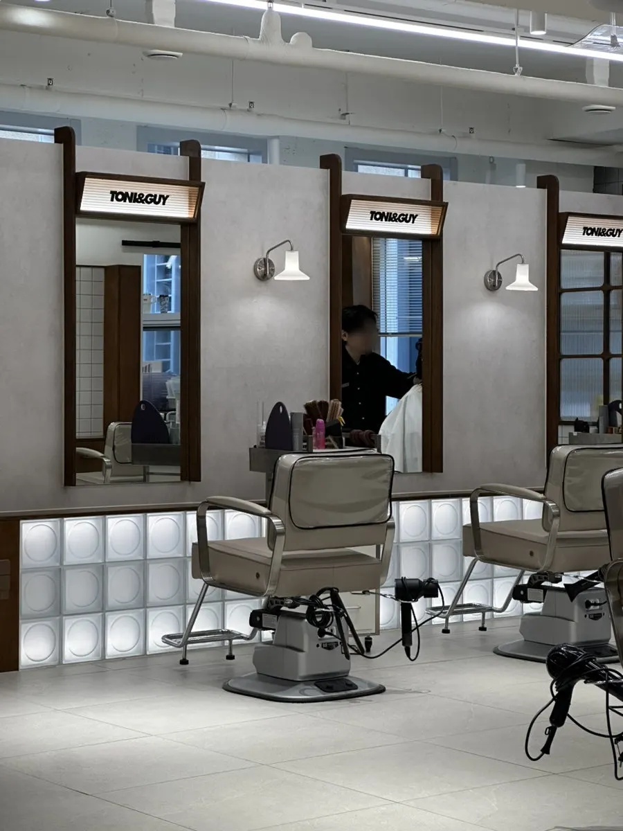 View of the treatment area at Toni&Guy Seongsu