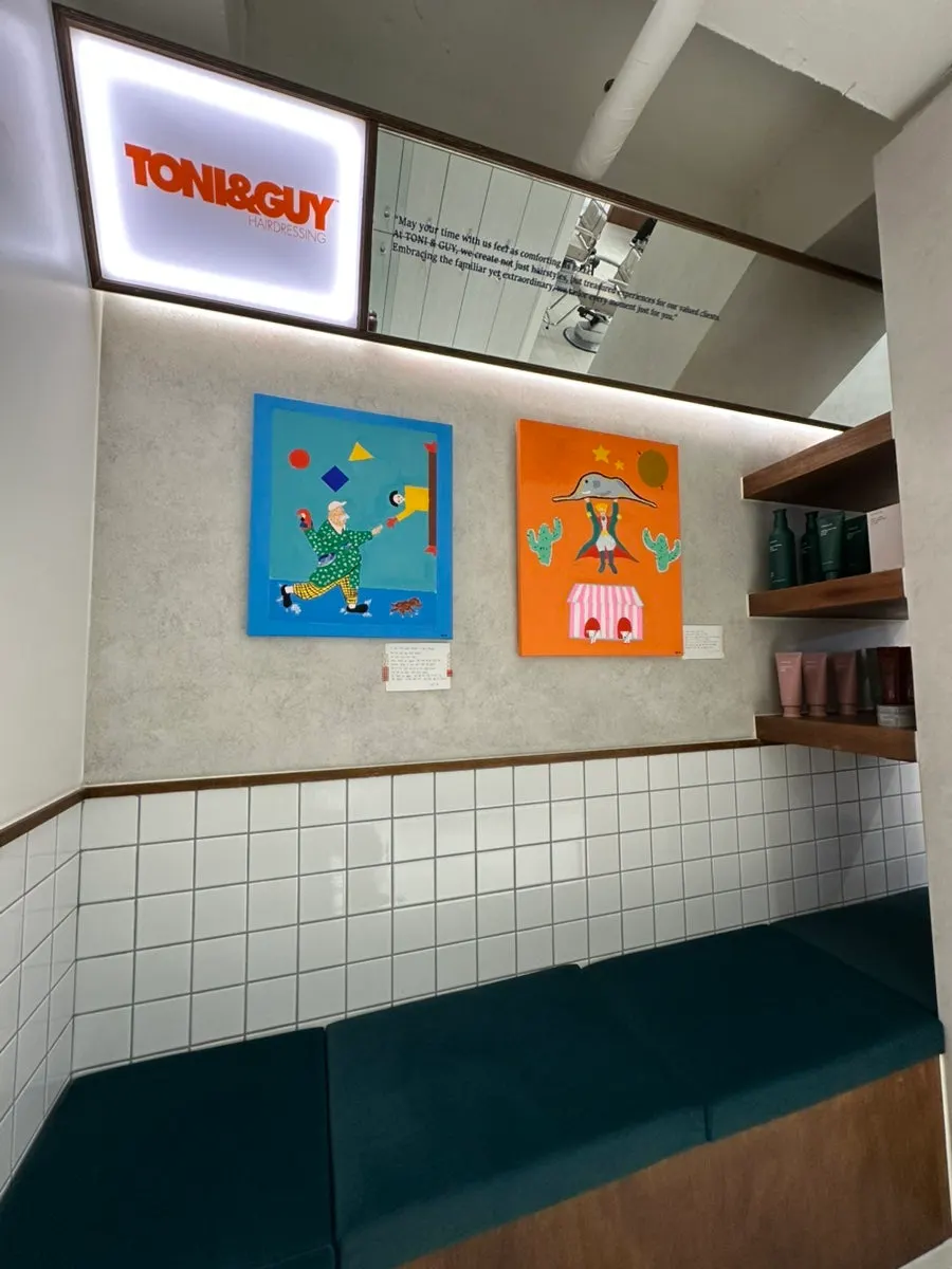 Spacious, pleasant interior of Toni&Guy Seongsu