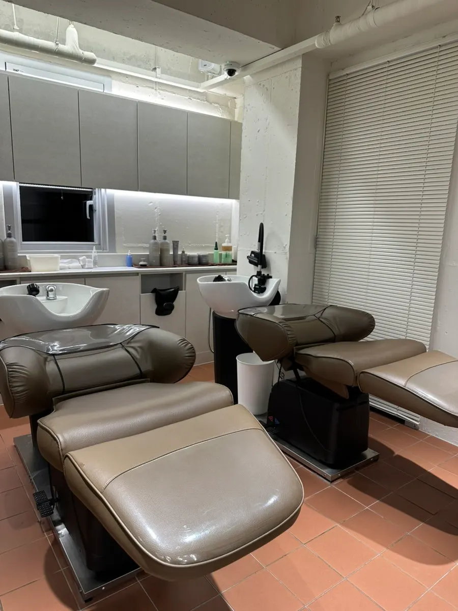 Welcome drink and seating at Toni&Guy Seongsu