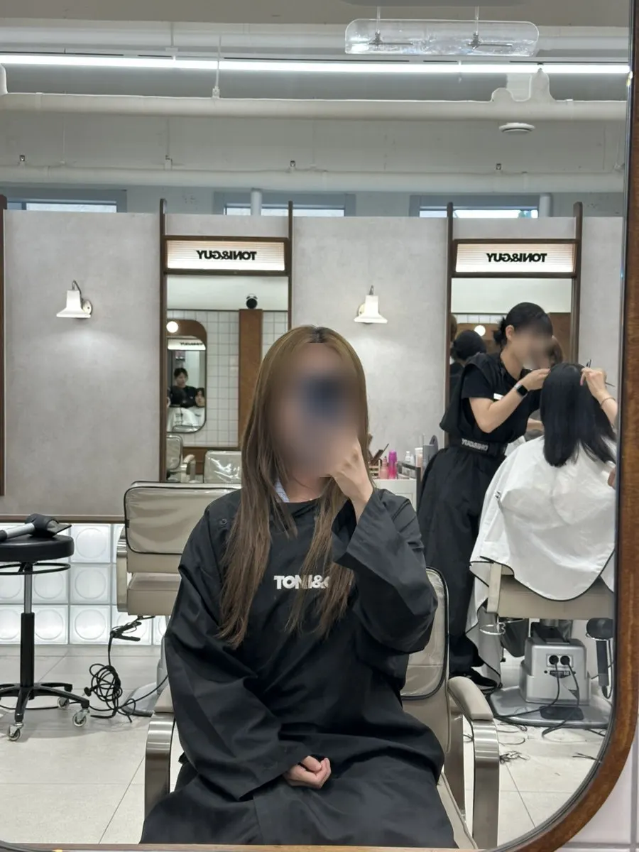Before photo of dry, mid-length hair