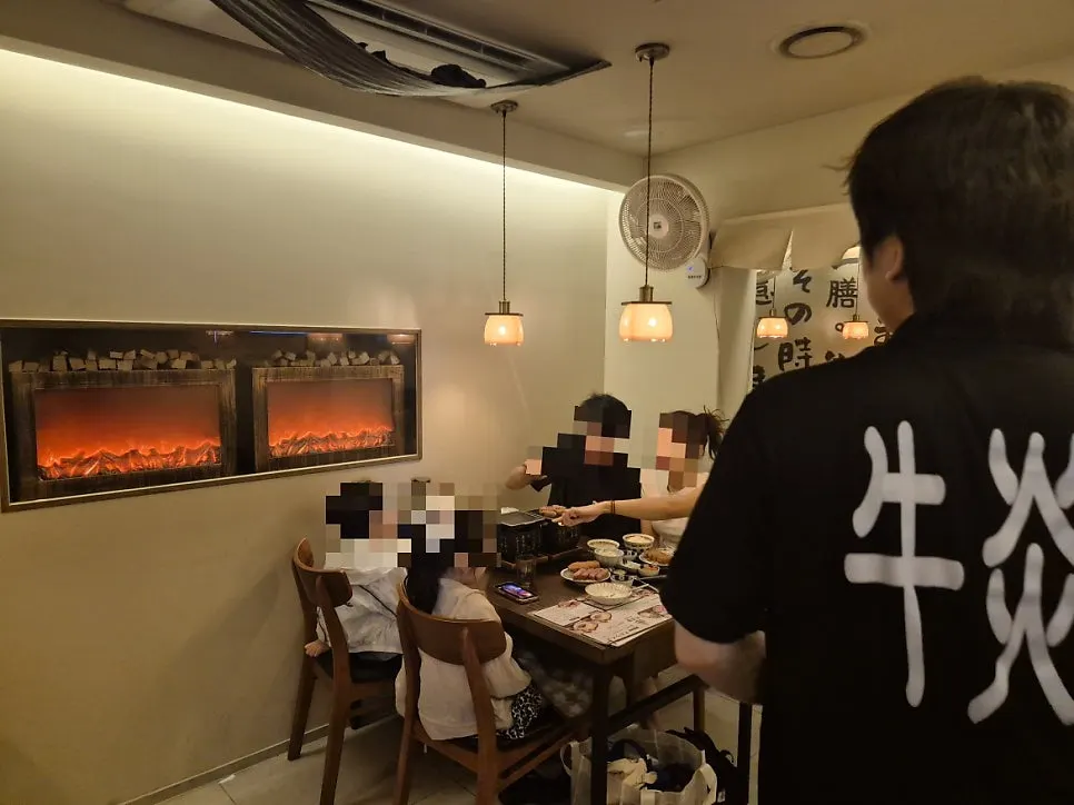 Seating inside Gyuen Dang Seongsu Main Branch