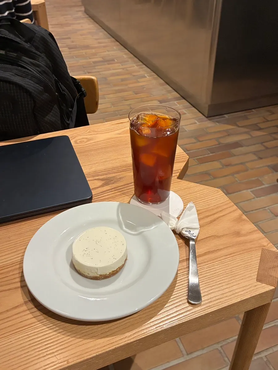 埃塞俄比亚古吉古古日晒冰手冲与芝士蛋糕