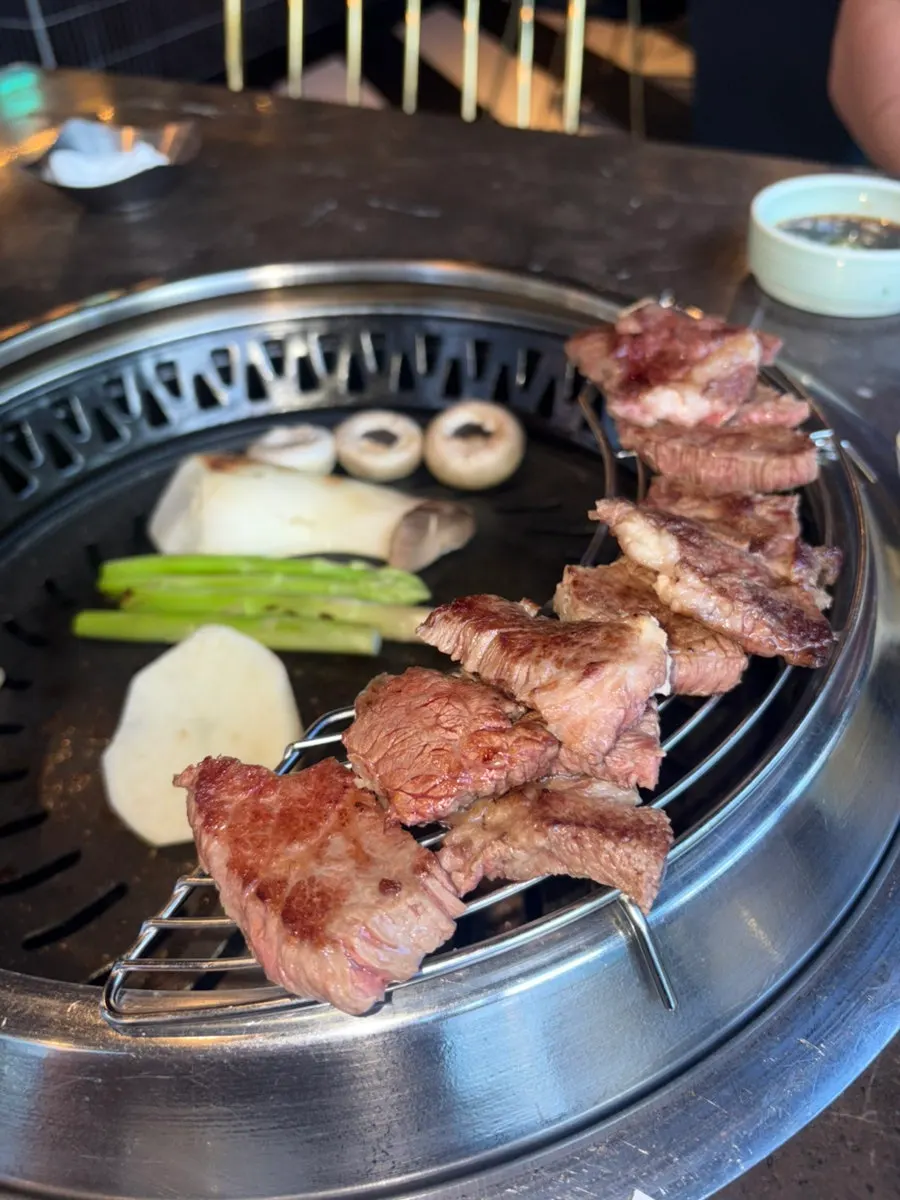Afternoon-discounted premium Korean beef mixed grill at Marblejeong in Seongsu
