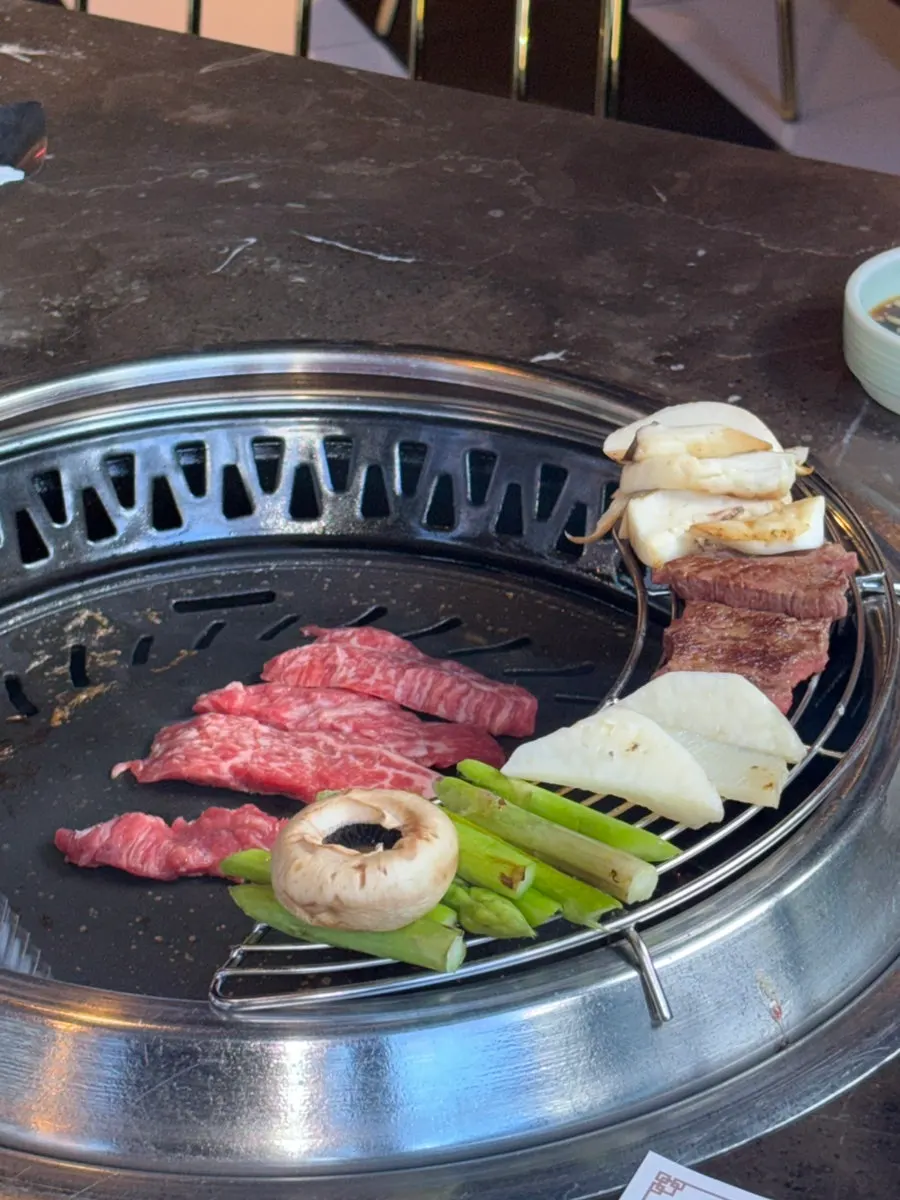 Afternoon-discounted premium Korean beef mixed grill at Marblejeong in Seongsu