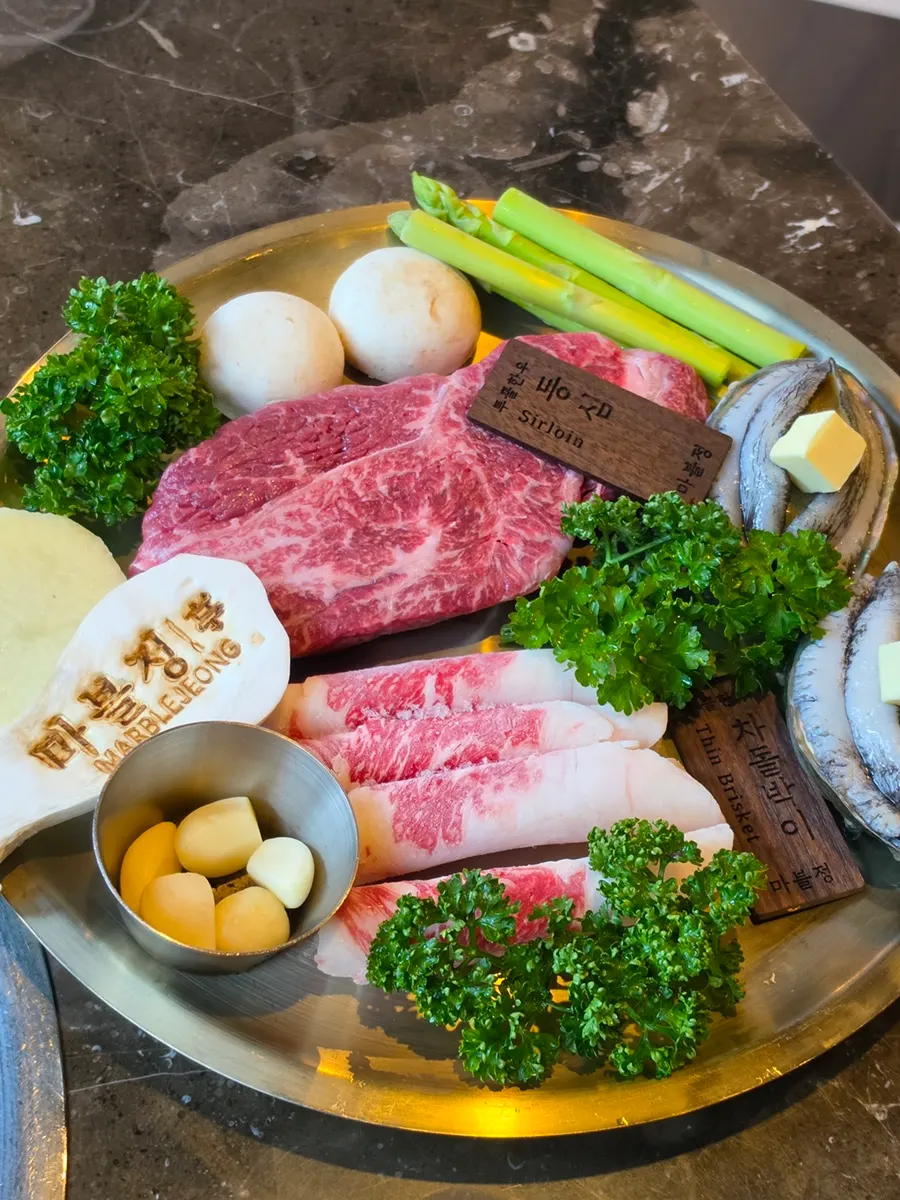 Bite-sized yukjeon and yukhoe servings