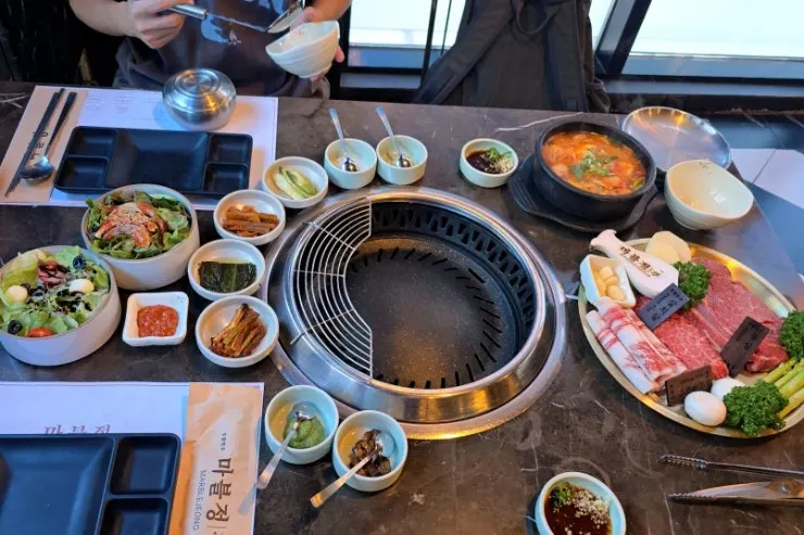 Basic side-dish setting for Korean beef grill