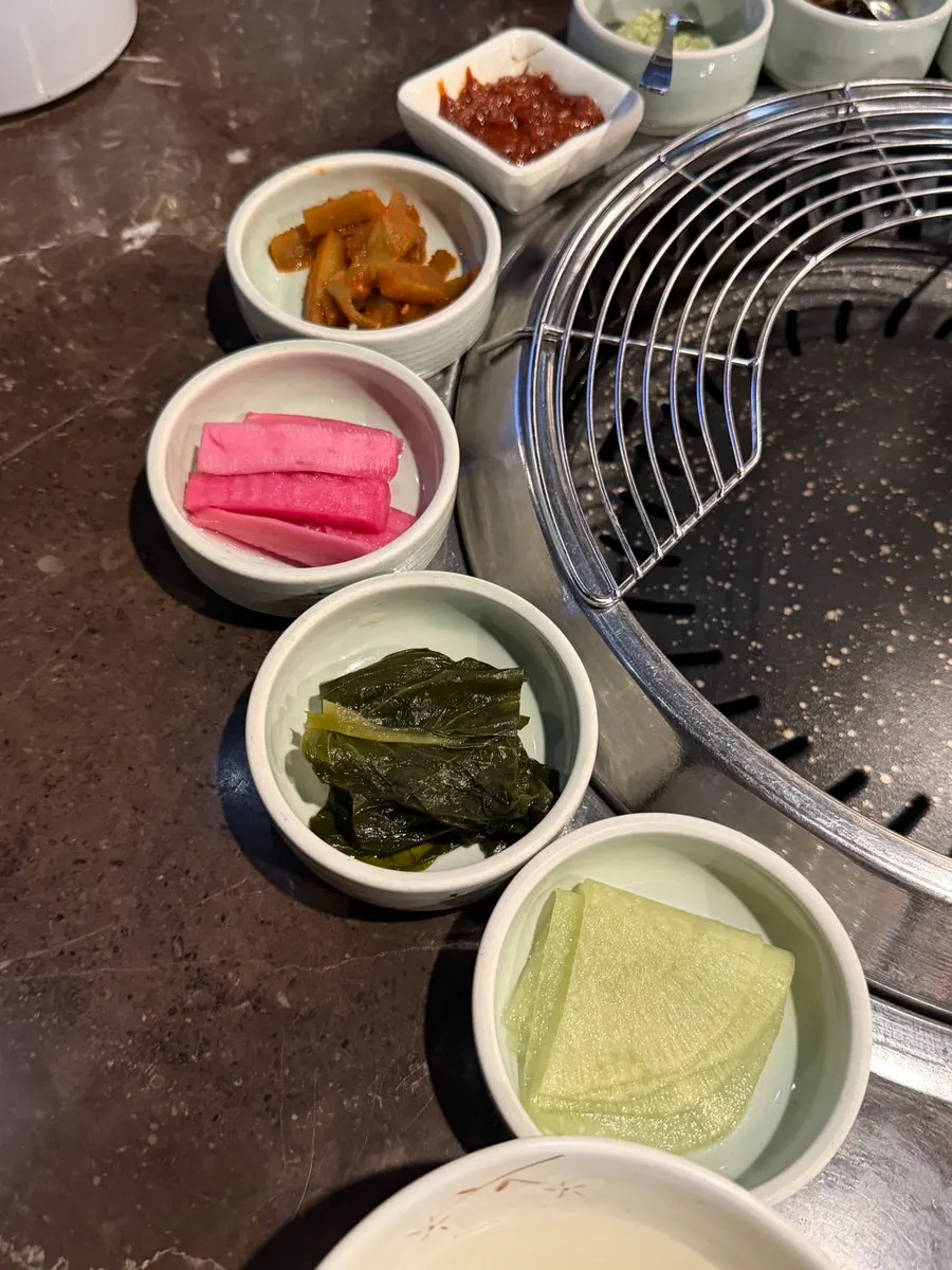 Marblejeong's grade 1++ Korean beef mixed grill table setting