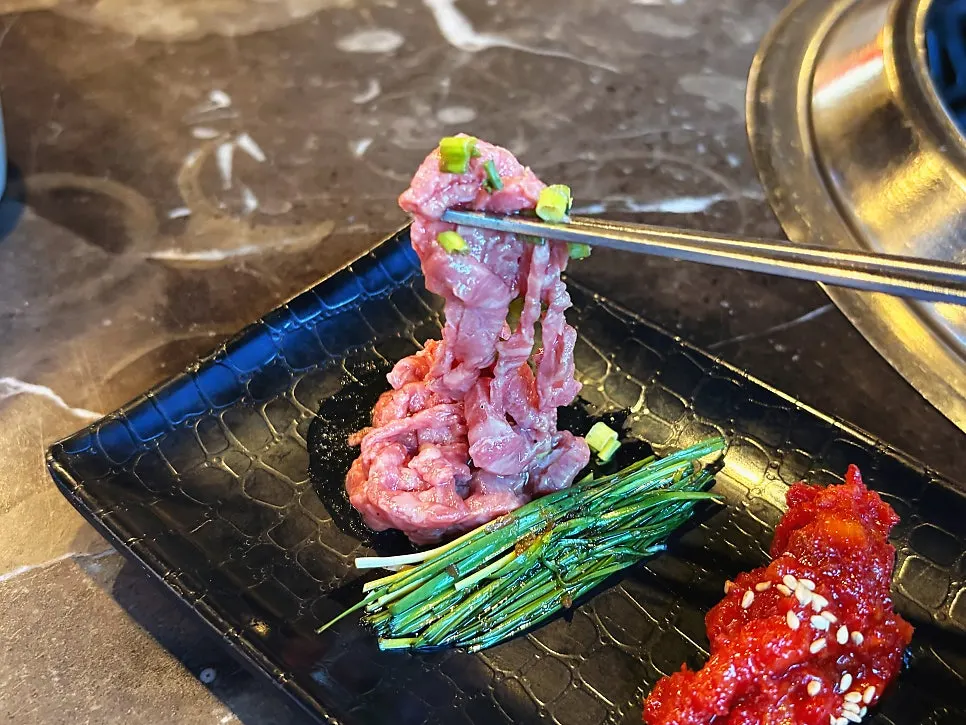 Yukhoe and seasoned pollock starters
