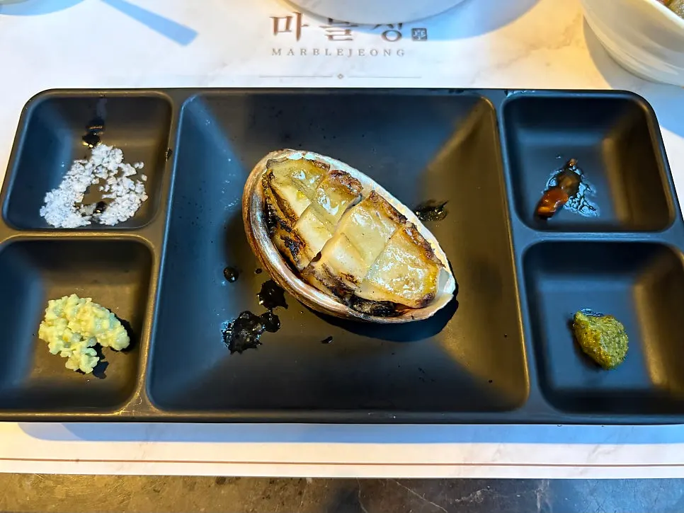 Large butter-grilled abalone