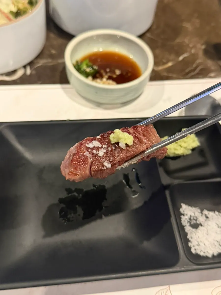 Close-up of grilled sirloin showing its juices