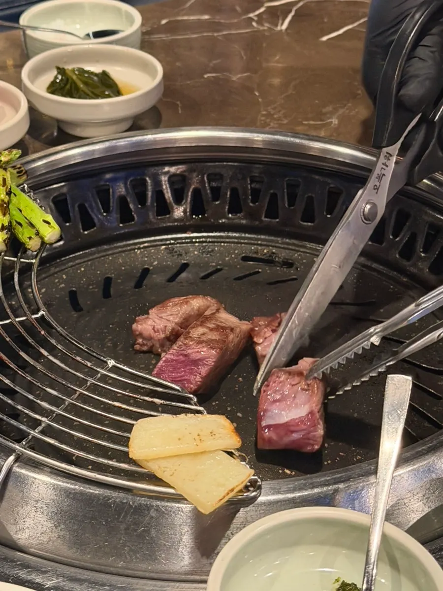 Fully grilled hanwoo set aside on the grill