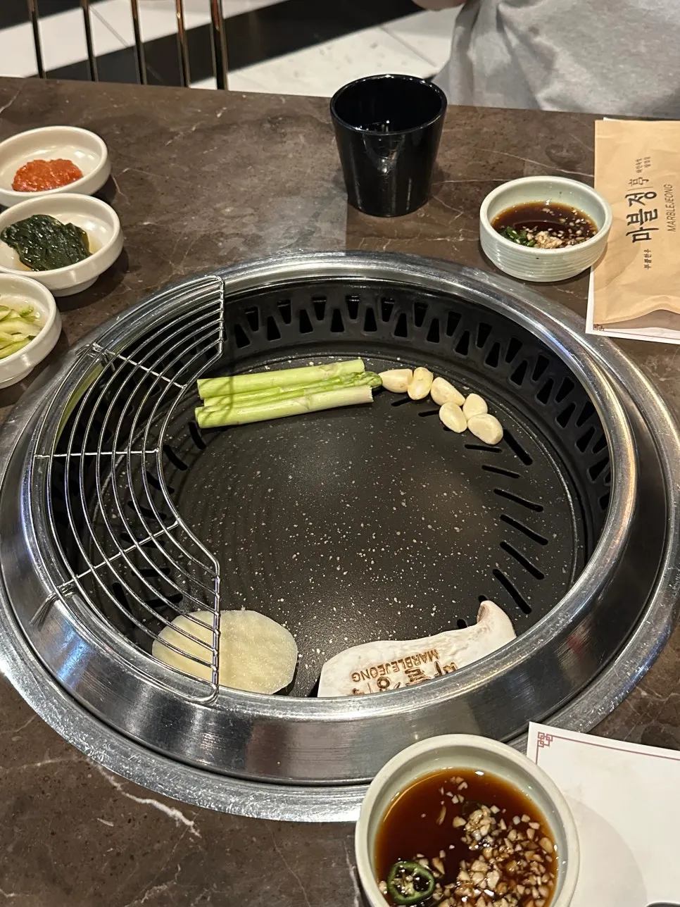 Downward-ventilation grill at Marblejeong