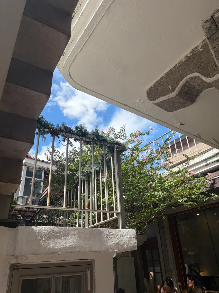 城水洞巷子深处希丽外观