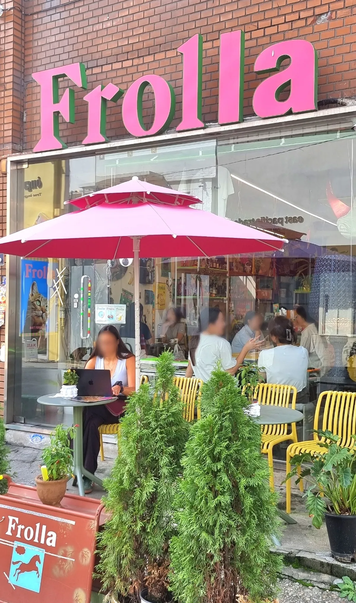 Exterior view of Frolla Seongsu café