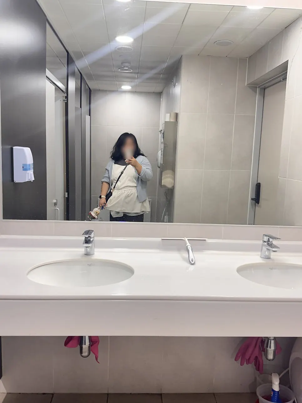 킷포우 매장 내부 디테일