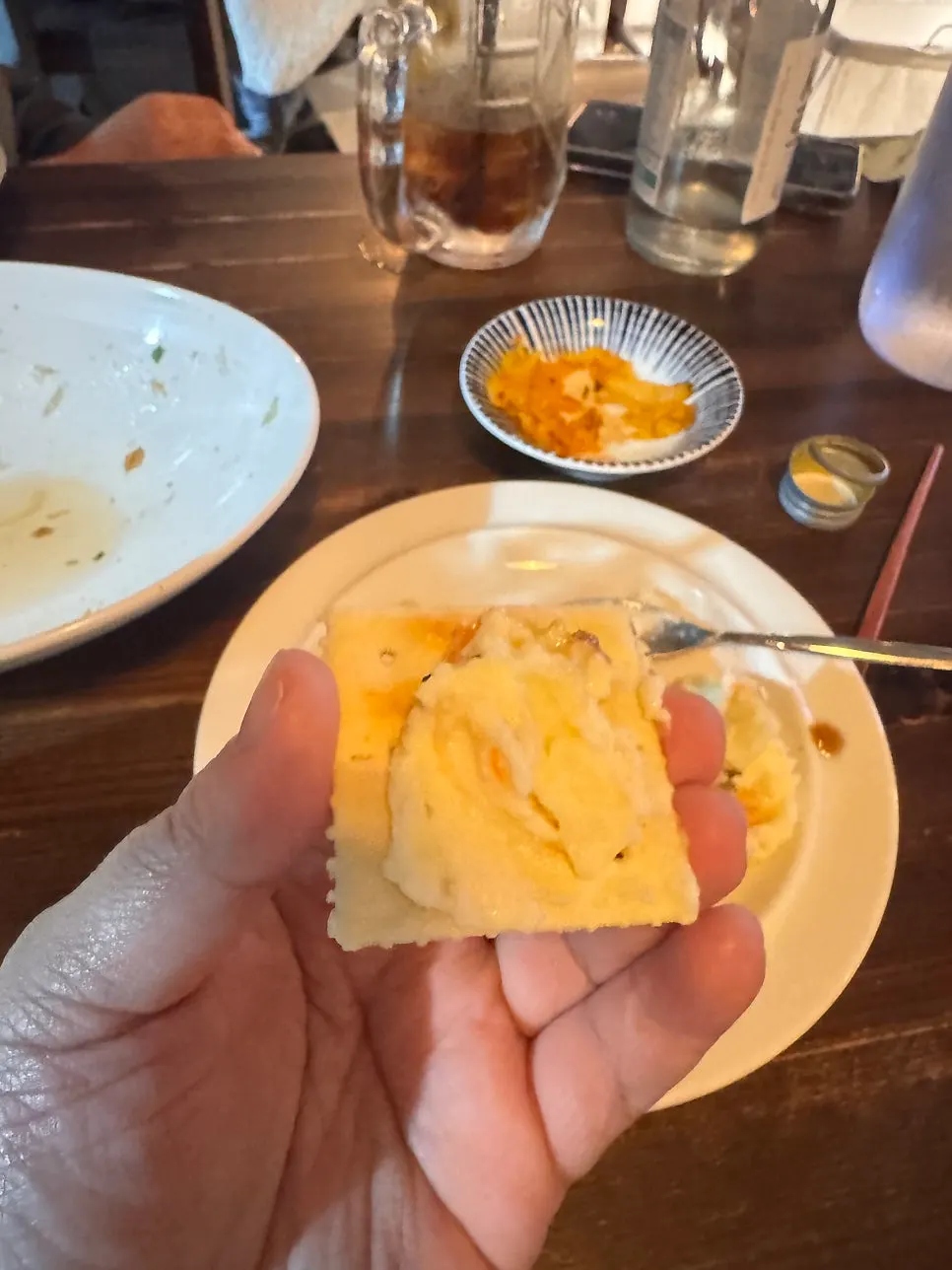서비스로 나온 감자사라다 크래커