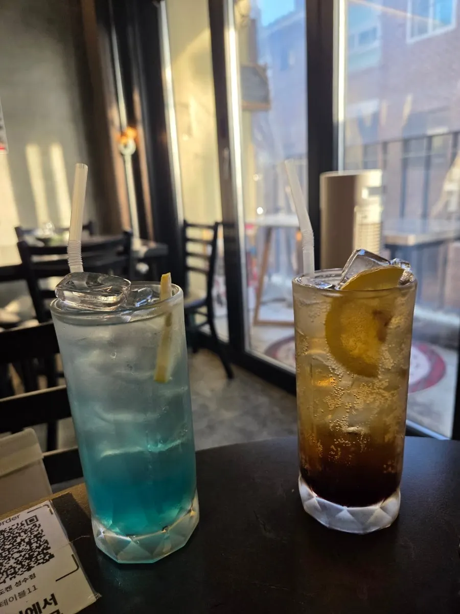 Ordered highballs and Japanese bar snacks