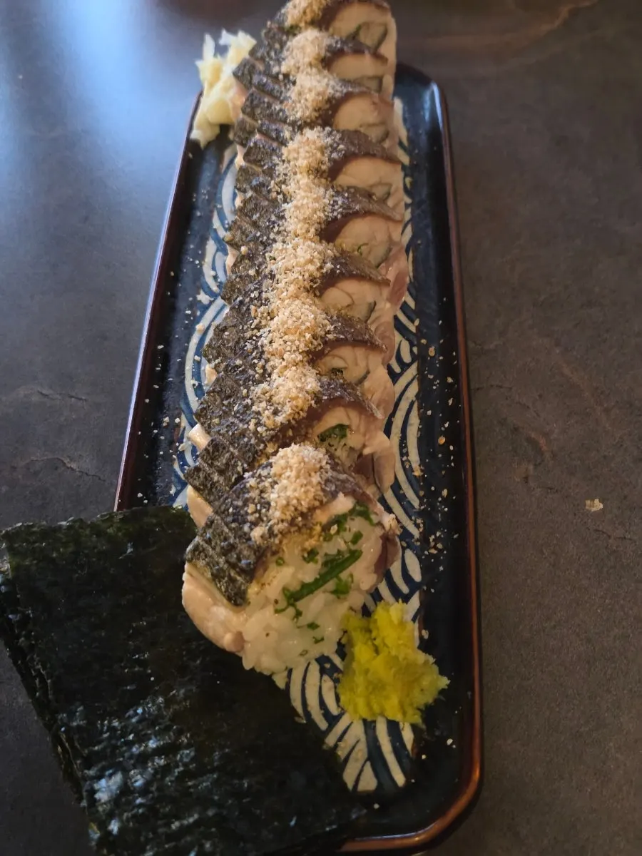 Mackerel pressed sushi at Jindoken Seongsu Branch