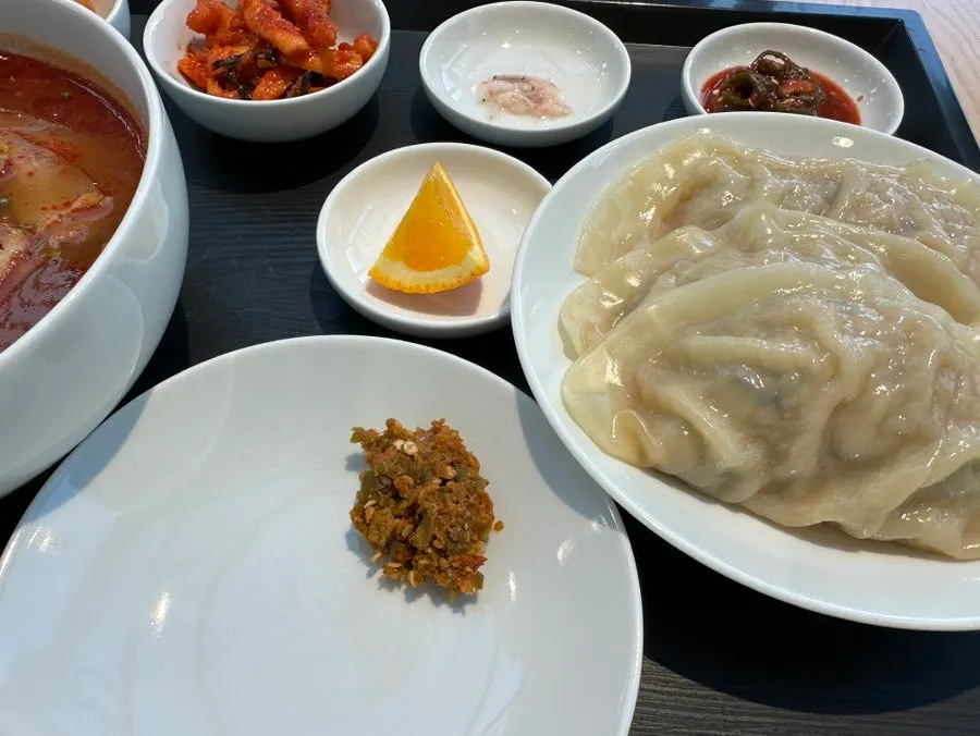 Table set with gomtang and mandu together