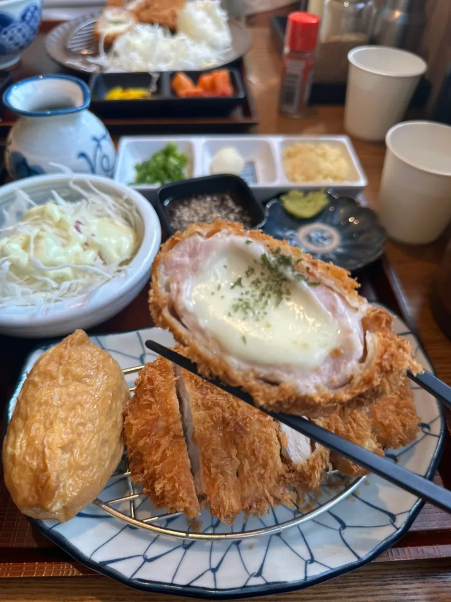 Half-and-half katsu set with two kinds of katsu