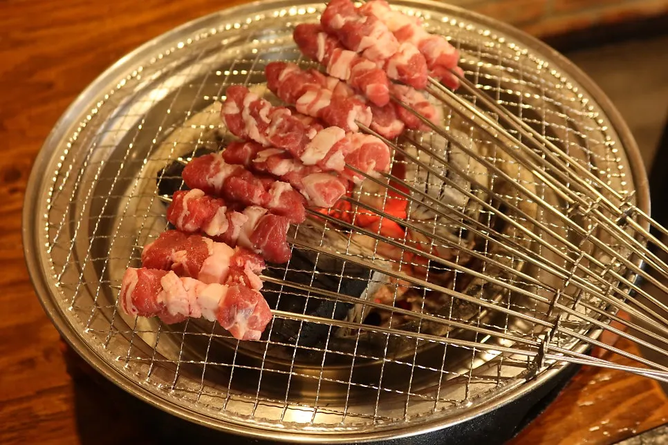화로양미 양꼬치 2인분 16꼬치 상차림