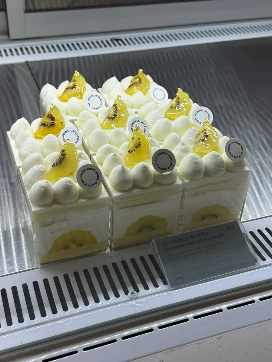 Cover image of LOOOP Bakery café in Seongsu