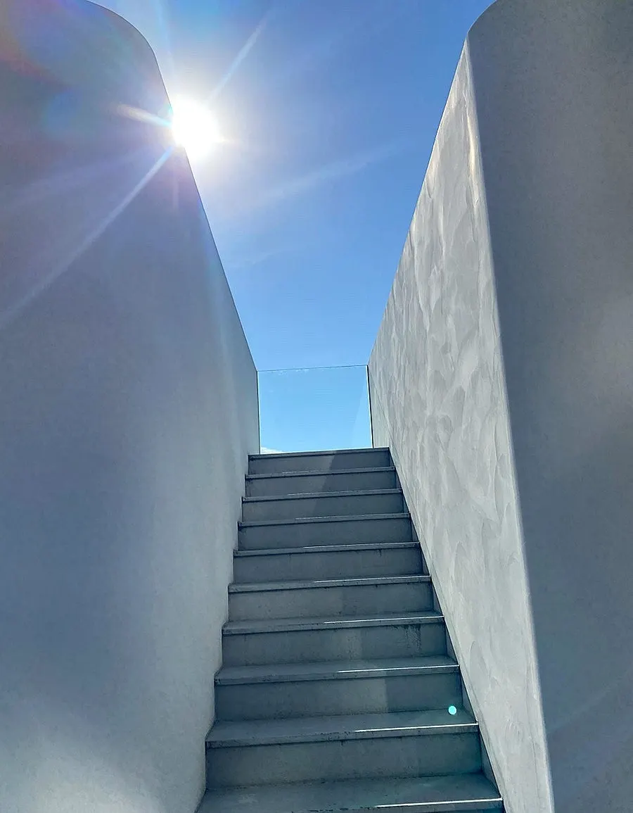 테이블 없이 운영되는 루프 카페 4층 포토스팟