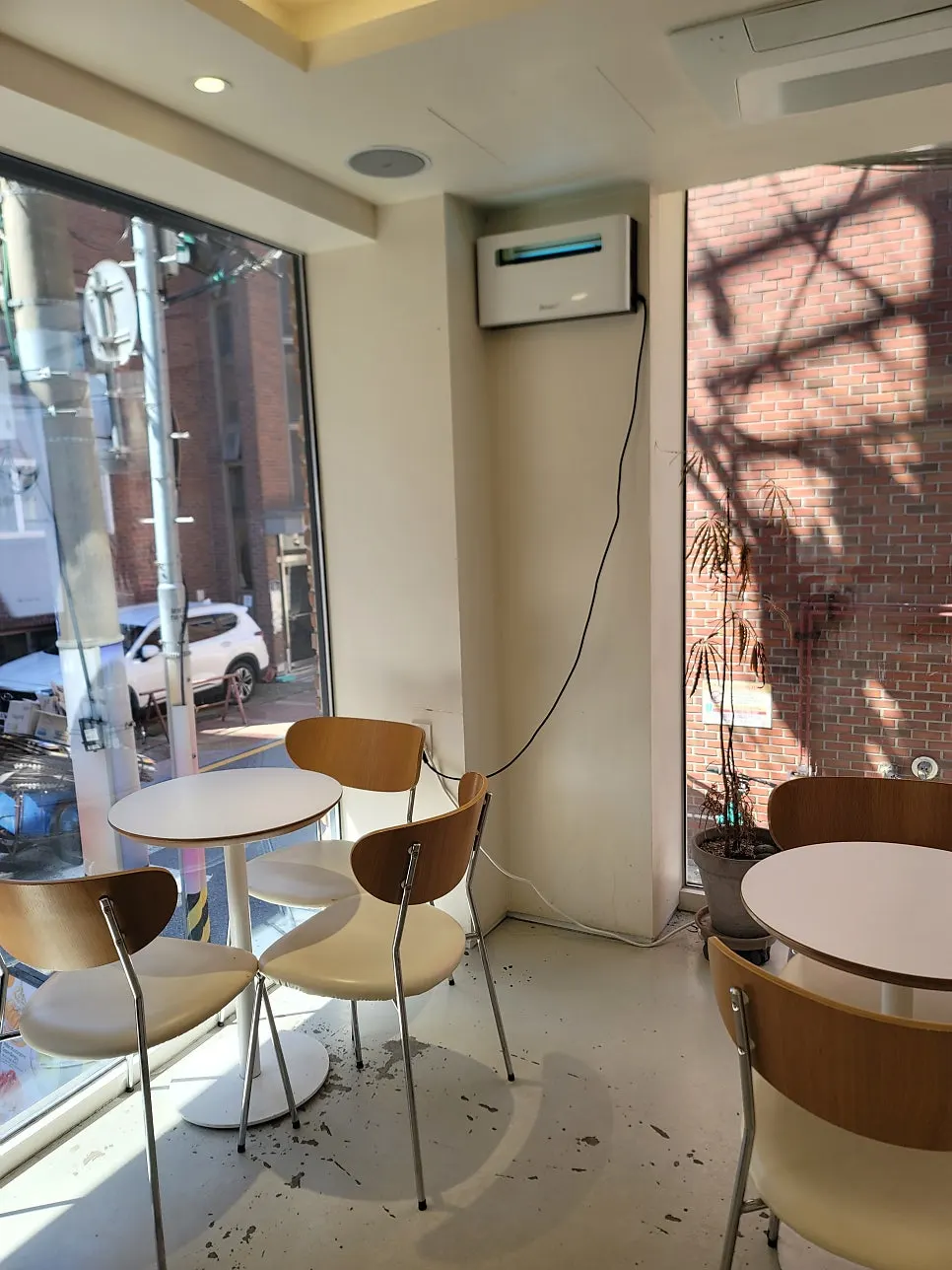 노틀던 좌석과 통창 자리