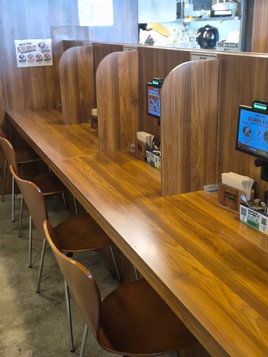 Menu lineup at Menya Pomo Seongsu Branch
