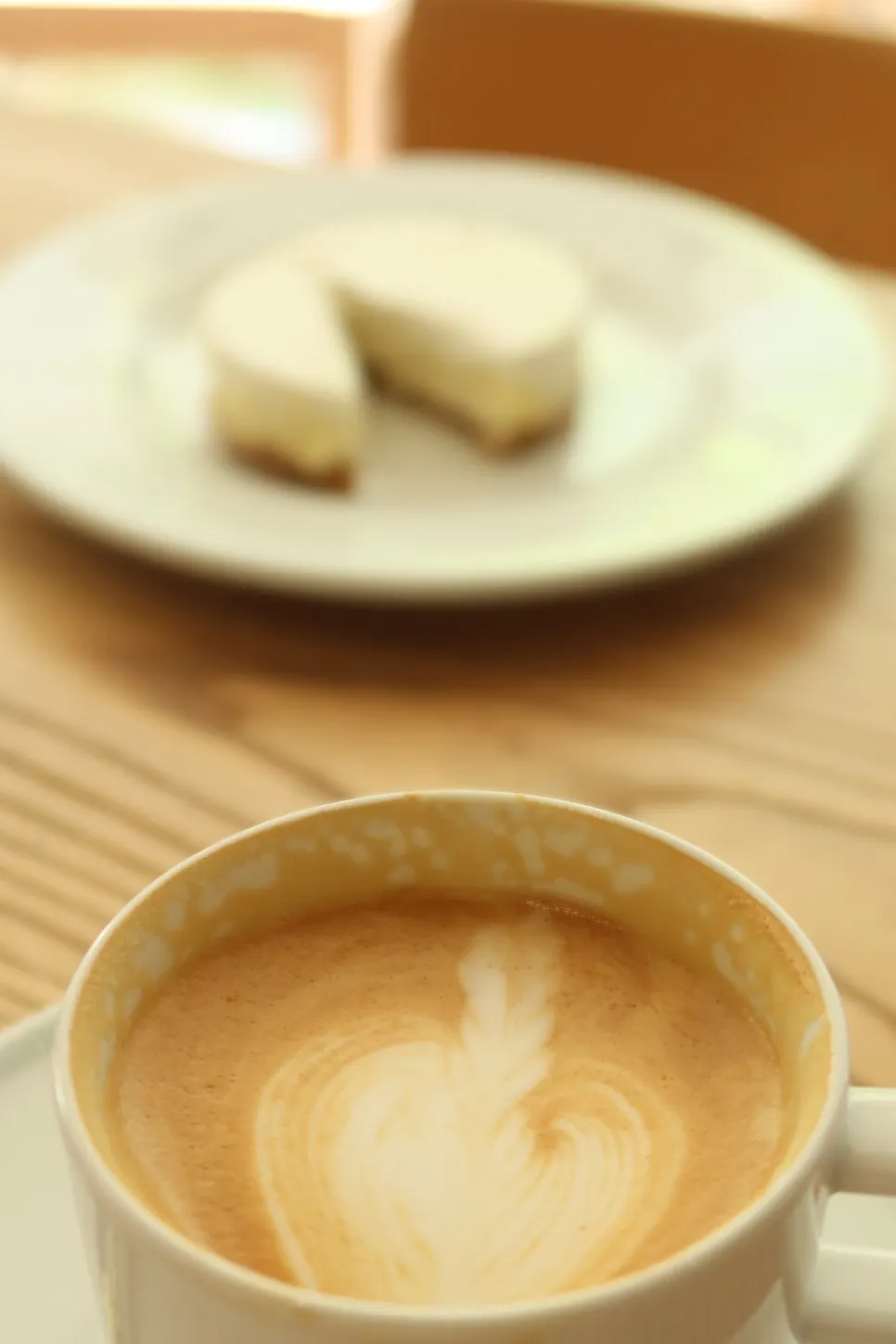 A morning spent with latte and cheesecake