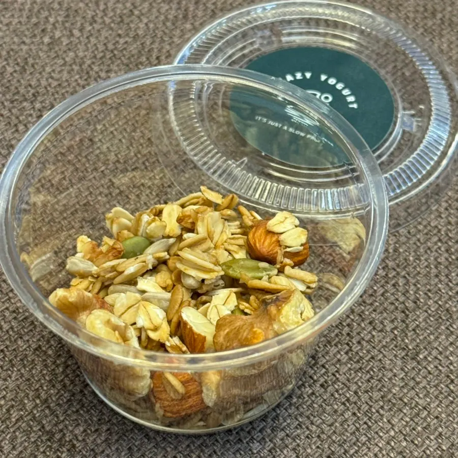 Granola tự làm nướng tại quán
