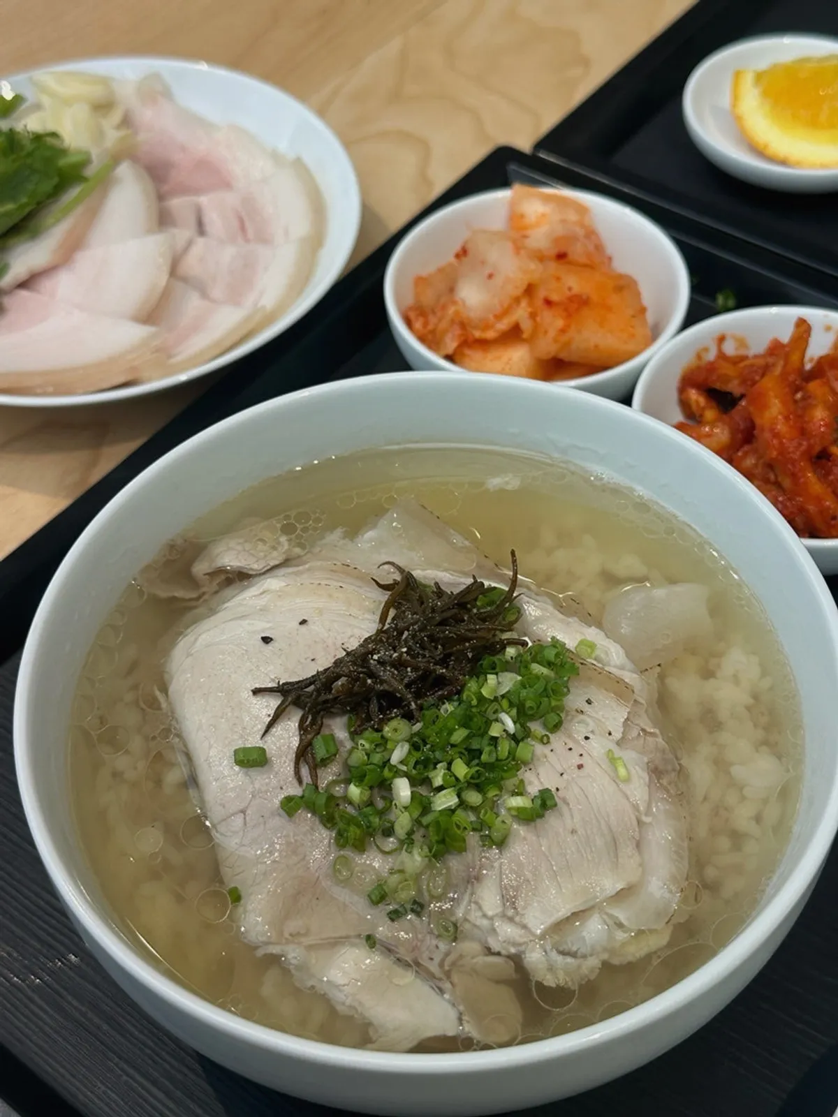 성수 무신사 메가스토어 4층 돼지공탕 하우 팝업 매장 전경