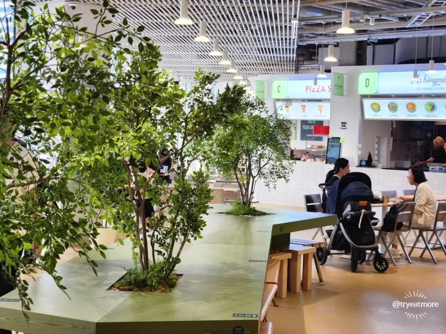Courtyard and terrace entrance on the 4th floor of Musinsa Mega Store