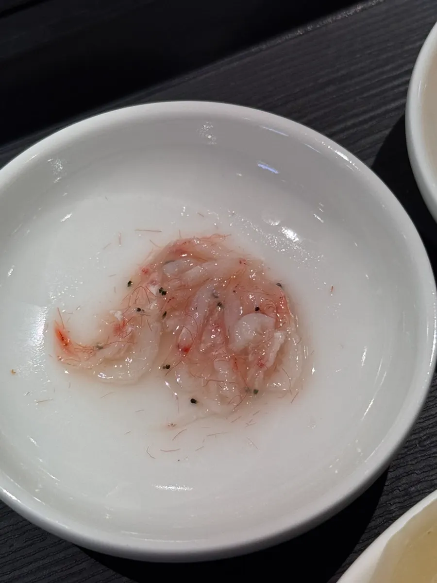 깔끔하게 담긴 반찬 접시