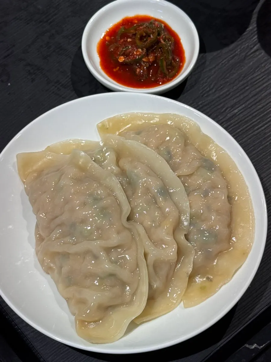 미나리 톳 왕만두 3pcs 한 접시