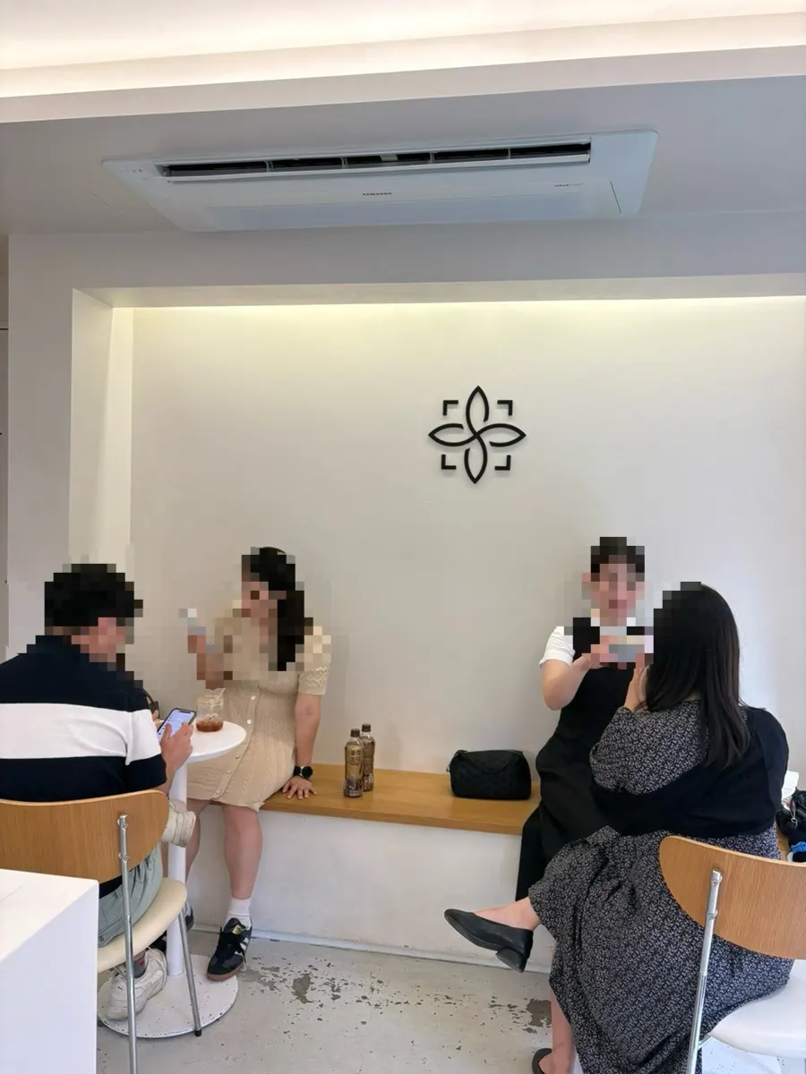 Cozy seating area at Notldun