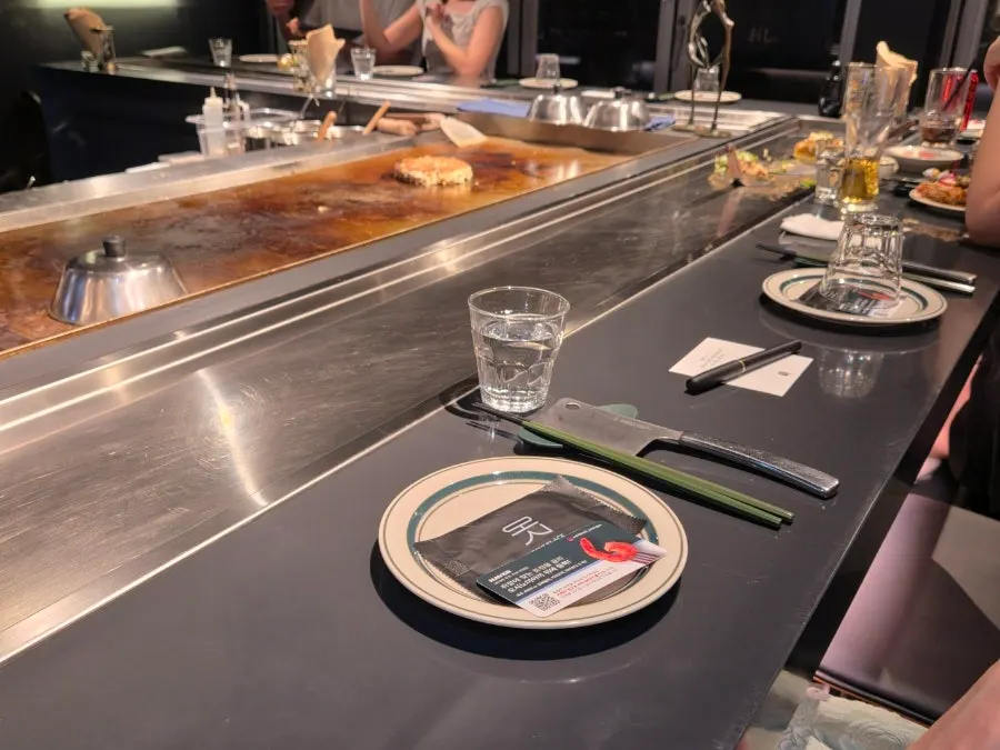 Regular table prepared with an iron griddle