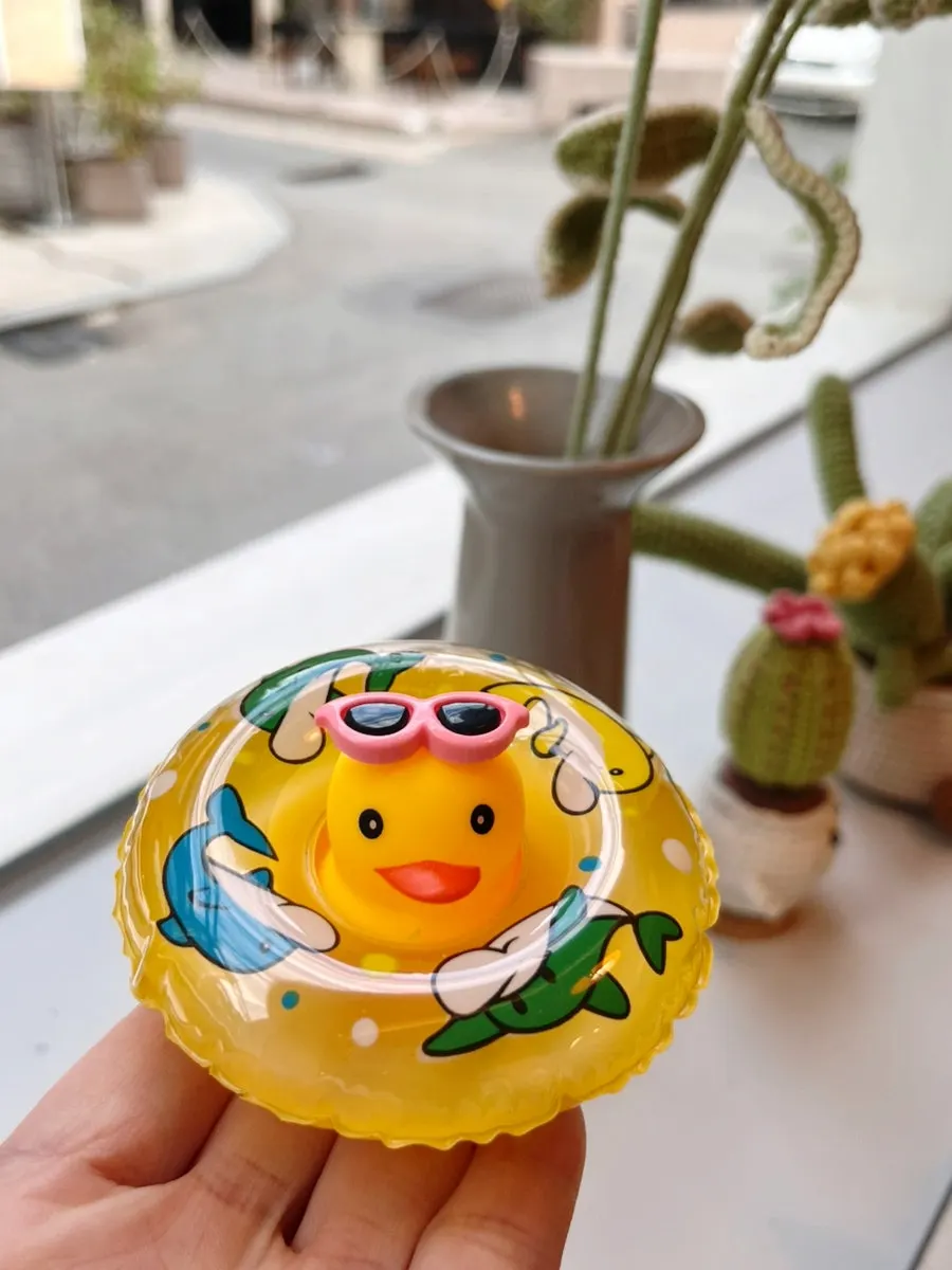 오므라이스 주문 시 받은 러버덕 인형