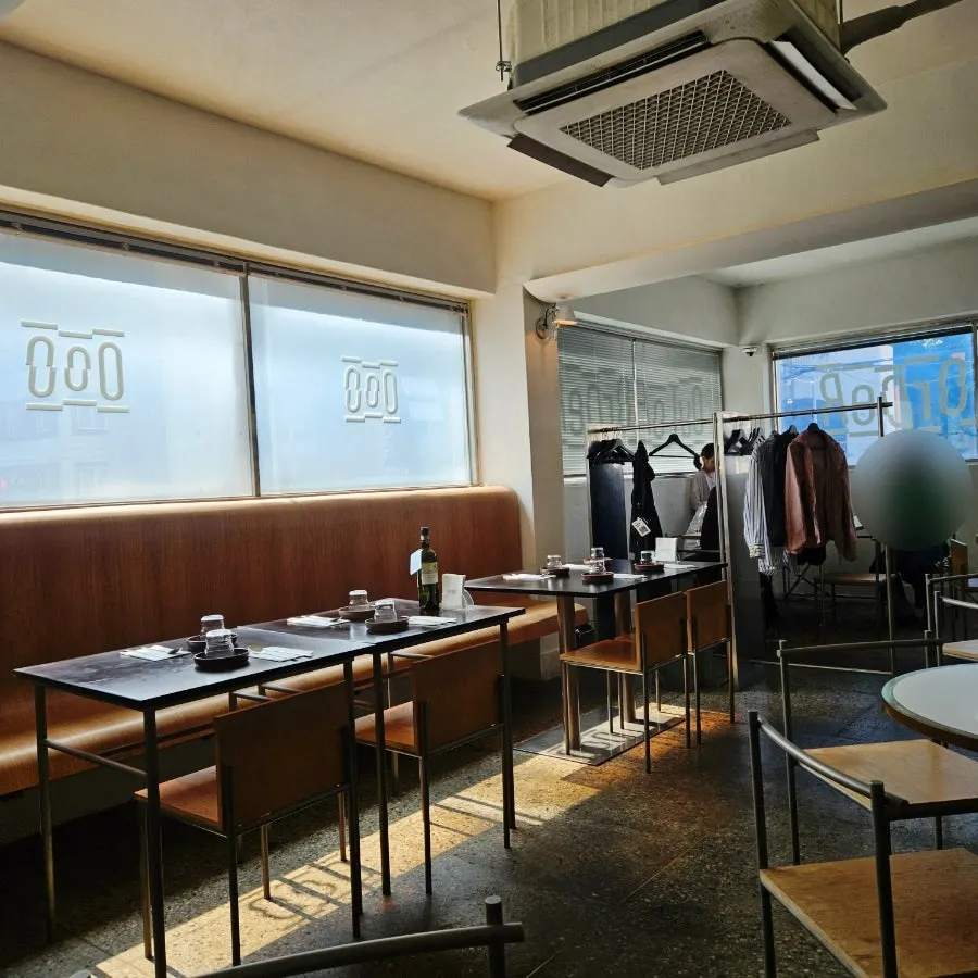 Dining room at Out of Order Seongsu past the lunch peak