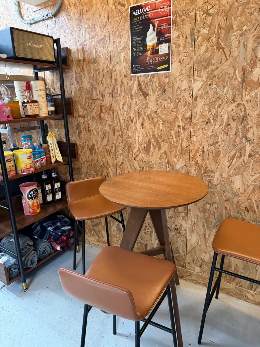 Asientos de barra interior en Mellows
