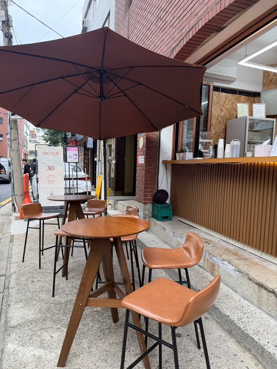 Espacio exterior frente a Mellows