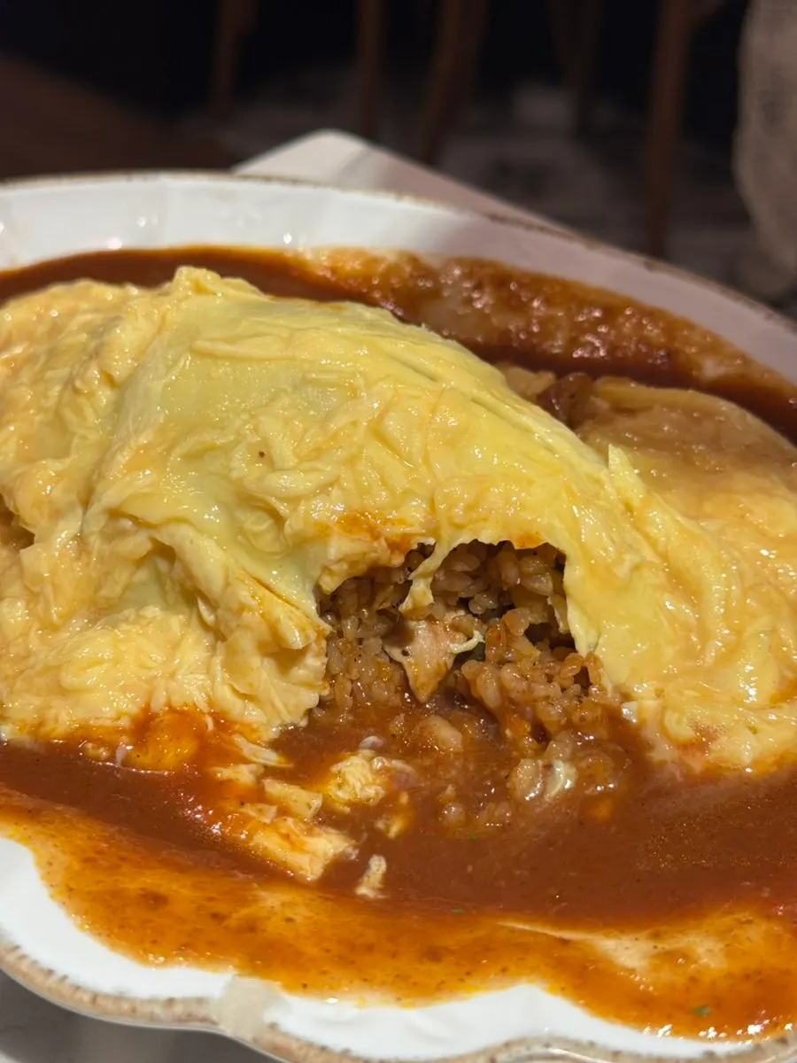 칼로 잘라준 오므라이스 계란